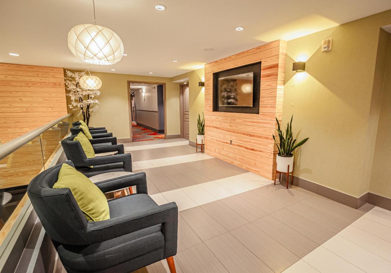 Days Inn & Suites By Wyndham Fort Myers Near Jetblue Park Εξωτερικό φωτογραφία