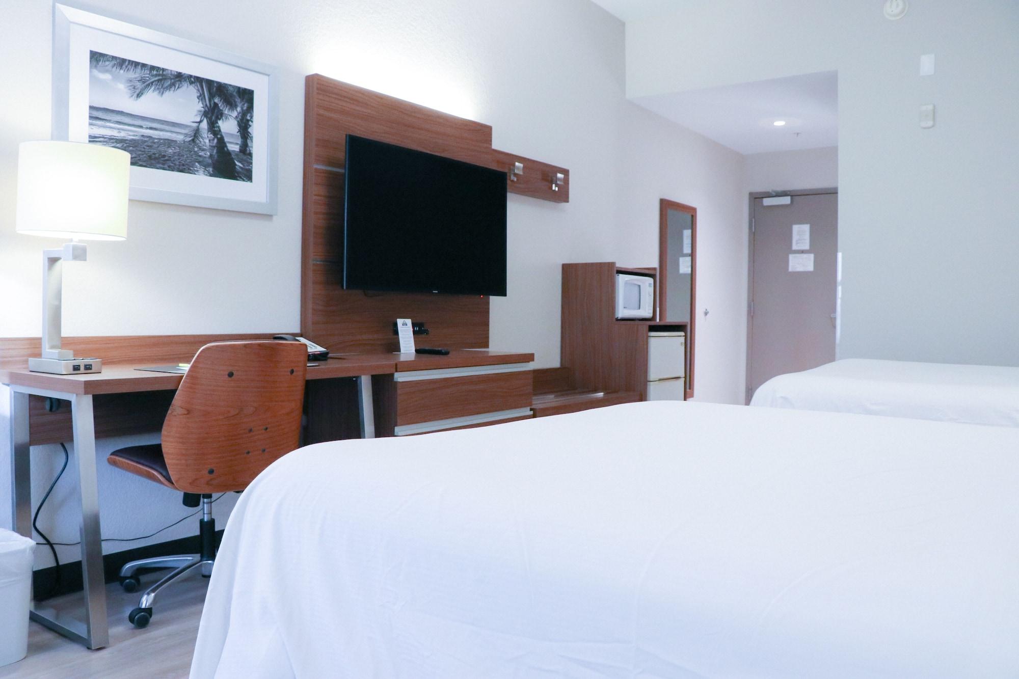 Days Inn & Suites By Wyndham Fort Myers Near Jetblue Park Εξωτερικό φωτογραφία