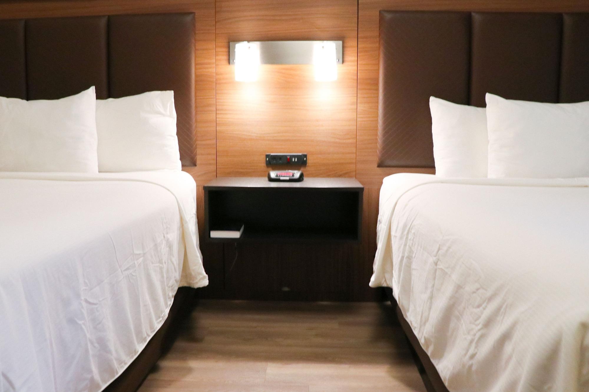 Days Inn & Suites By Wyndham Fort Myers Near Jetblue Park Εξωτερικό φωτογραφία