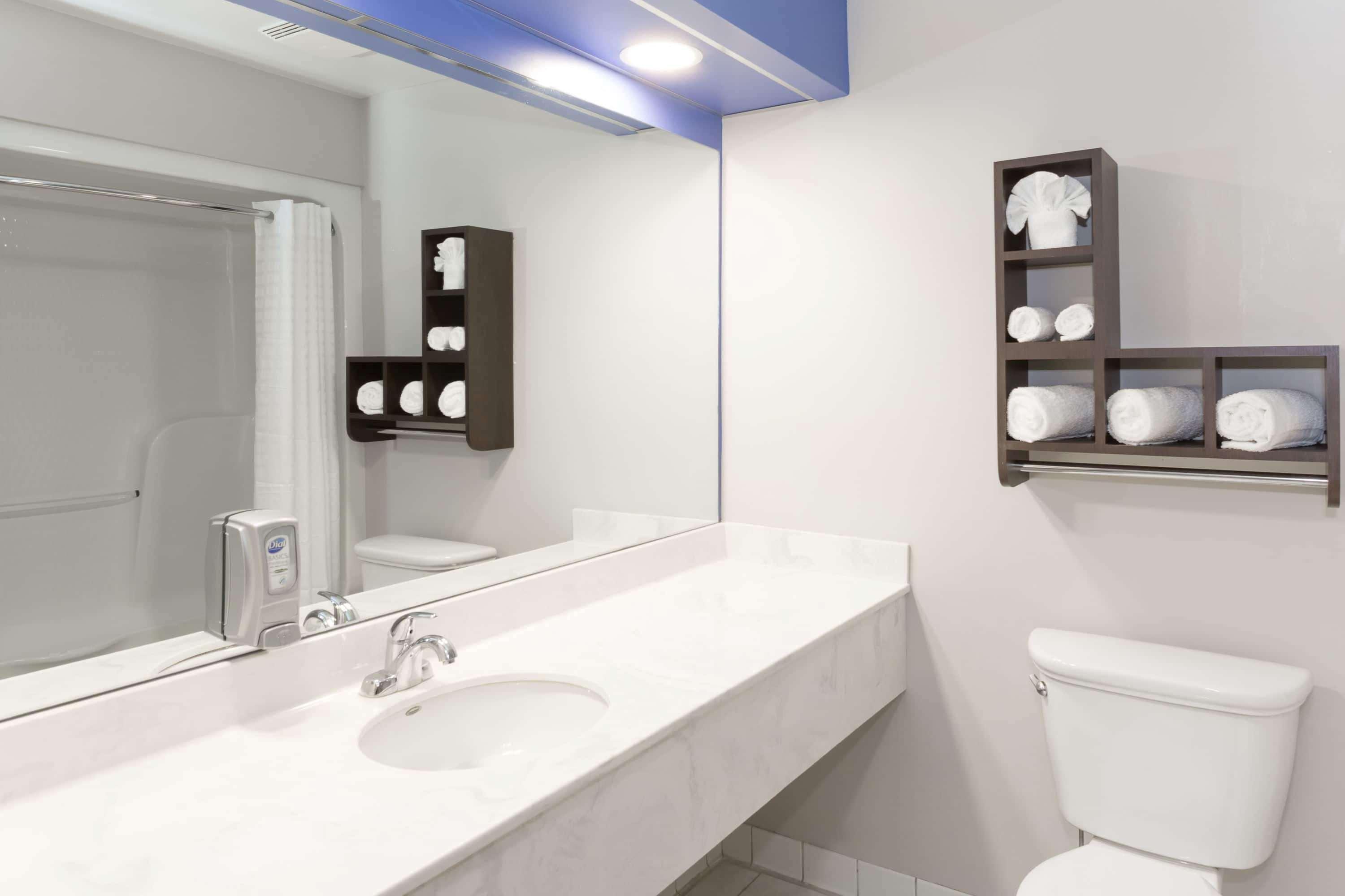 Days Inn & Suites By Wyndham Fort Myers Near Jetblue Park Εξωτερικό φωτογραφία