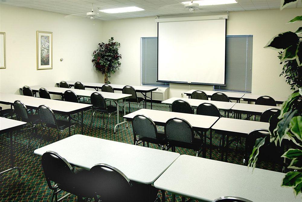 Days Inn & Suites By Wyndham Fort Myers Near Jetblue Park Εξωτερικό φωτογραφία