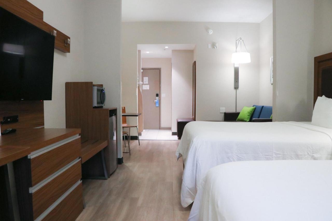 Days Inn & Suites By Wyndham Fort Myers Near Jetblue Park Εξωτερικό φωτογραφία
