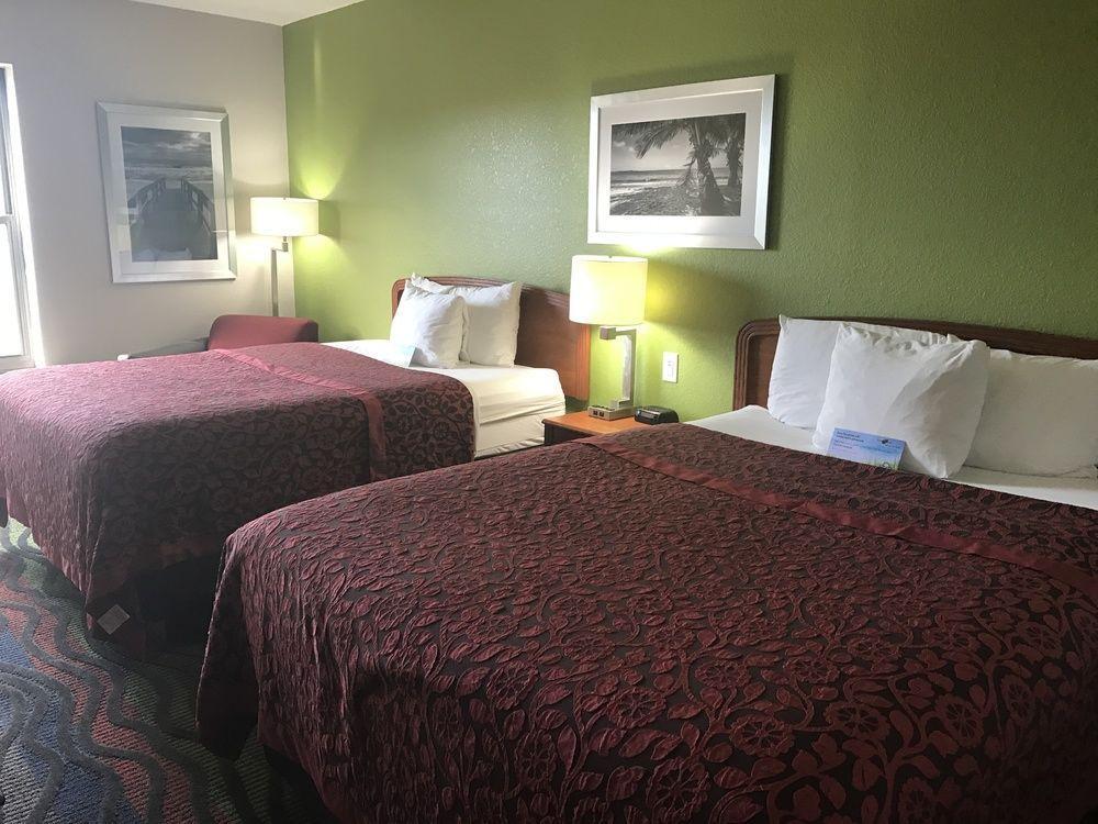 Days Inn & Suites By Wyndham Fort Myers Near Jetblue Park Εξωτερικό φωτογραφία